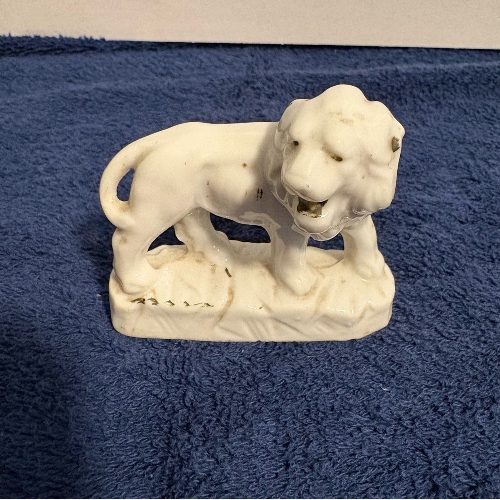 MCM Vintage Porcelain White Lion Figurine Japan 3” Accent Decor